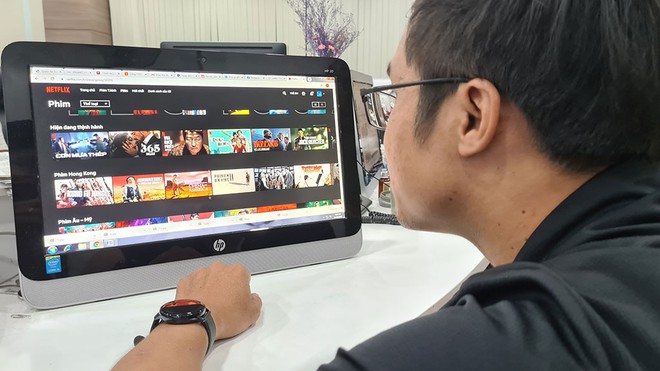 Các nền tảng kinh doanh xuyên biên giới như Netflix, YouTube... đang phát triển mạnh tại Việt Nam /// ẢNH: HẠ HUY