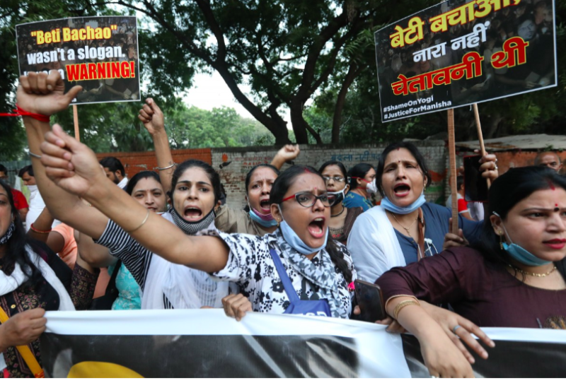 Phụ nữ Ấn Độ Người Dalits ở Ấn Độ biểu tình đòi công lý trên mạng sau vụ cưỡng hiếp tập thể tàn bạo, chê bai bạo lực dựa trên đẳng cấp