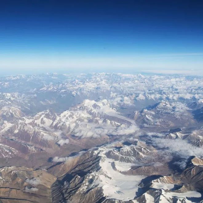 Nếu gặp sự cố, khi giảm độ cao mà máy bay bay qua dãy Himalaya chắc chắn sẽ có va chạm.
