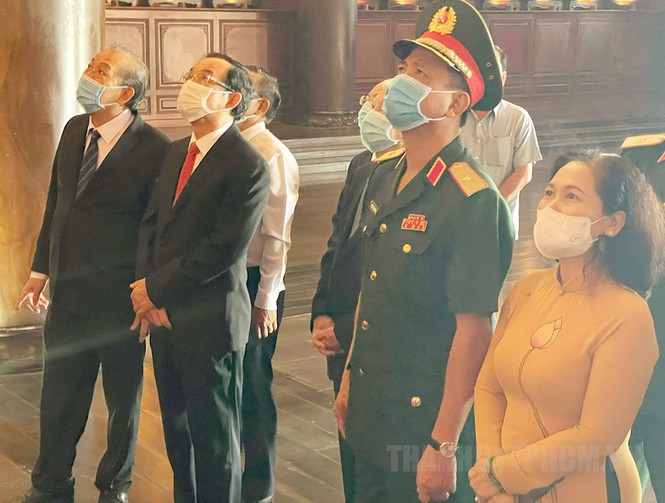 Phó Thủ tướng Trương Hòa Bình, Bí thư Nguyễn Văn Nên họp mặt truyền thống cách mạng ở TPHCM - ảnh 4