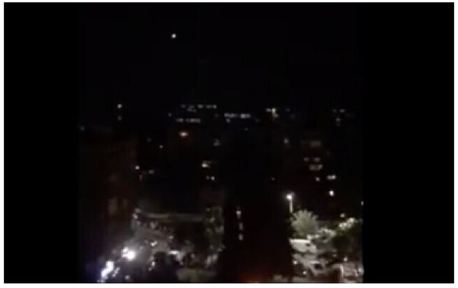 Hình ảnh được cho là tên lửa phòng không Syria được phóng gần thủ đô Damascus để ngăn chặn cuộc tấn công từ Israel ngày 28.2 /// Chụp màn hình The Times of Israel