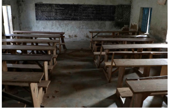 Giới chức ở Niger đã xây hàng ngàn lớp học bằng tranh /// Chụp màn hình Newsline.news/