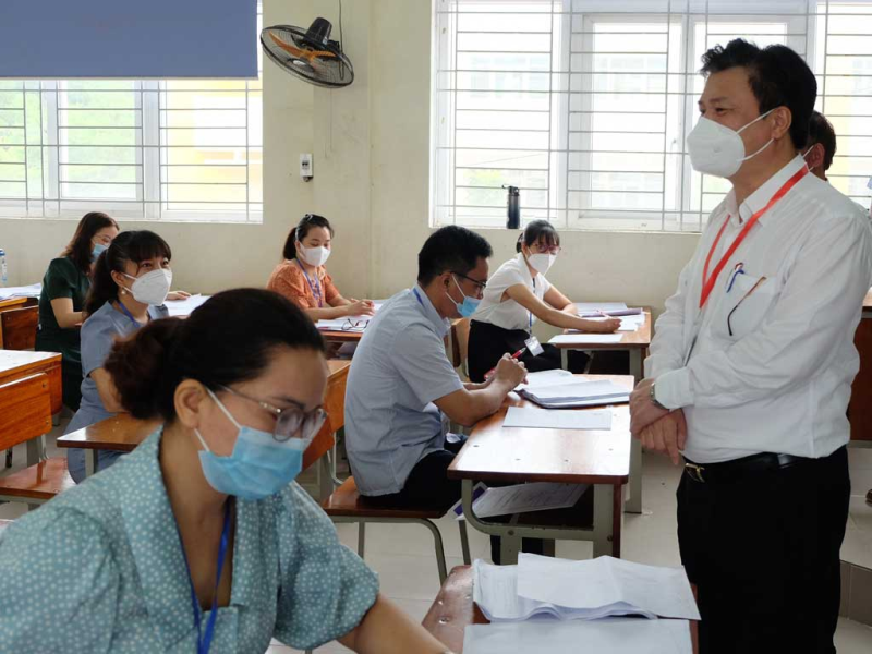 Giáo viên chấm thi môn văn kỳ thi tốt nghiệp THPT năm 2021 (đợt 1) tại Yên Bái /// QUỲNH TRANG