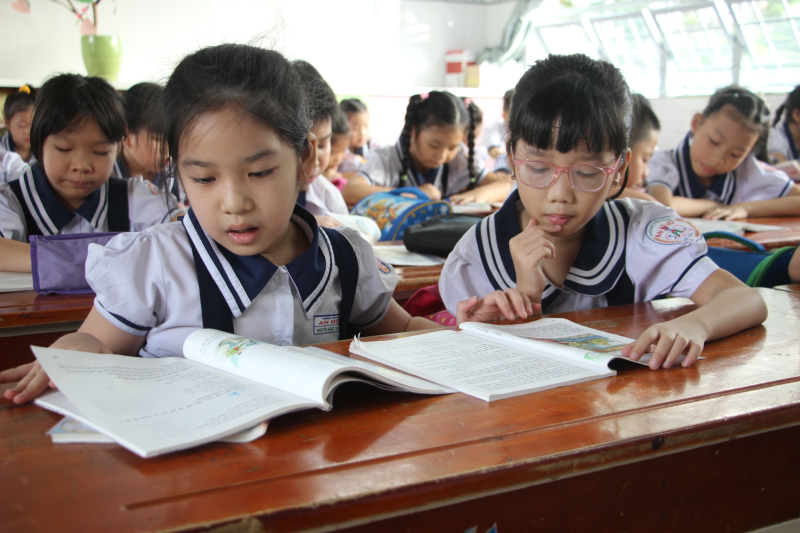 Dù đã bắt đầu năm học mới nhưng TP.HCM vẫn còn gần 70.000 học sinh chưa ra học  /// Nguyễn Loan