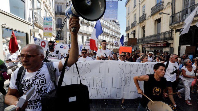 3.000 nhân viên y tế Pháp bị đình chỉ vì chưa tiêm vắc-xin COVID-19 ảnh 1