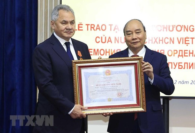 Chủ tịch nước trao huân chương cho lãnh đạo quân đội, an ninh Liên bang Nga ảnh 4