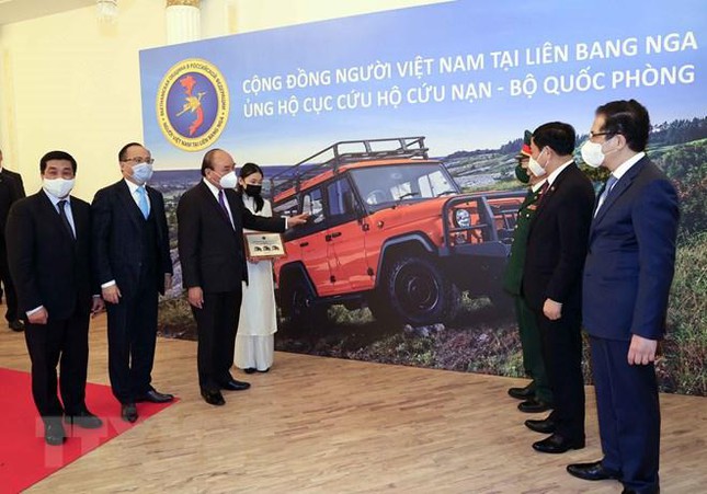 Chủ tịch nước Nguyễn Xuân Phúc gặp mặt đại diện kiều bào Việt Nam tại Liên bang Nga ảnh 9