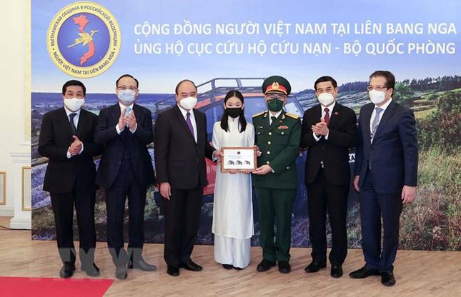 Chủ tịch nước Nguyễn Xuân Phúc gặp mặt đại diện kiều bào Việt Nam tại Liên bang Nga ảnh 10