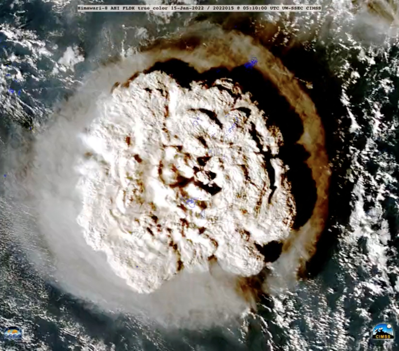 Núi lửa Tonga nổ mạnh gấp 500 lần quả bom nguyên tử tại Hiroshima - ảnh 1
