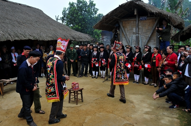 Tái hiện nhiều nghi lễ truyền thống trong Ngày hội văn hoá dân tộc Dao - Ảnh 2.