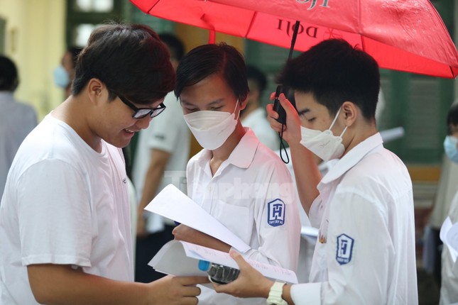 Tuyển sinh 2023: Đại học Quốc gia Hà Nội dự kiến tổ chức 8 đợt thi đánh giá năng lực ảnh 1