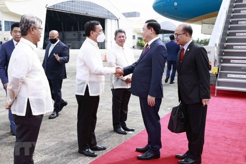 Chủ tịch Quốc hội bắt đầu chuyến thăm chính thức Cộng hòa Philippines ảnh 4