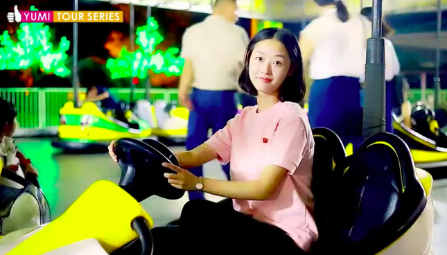 Những bé gái Triều Tiên nổi như cồn trên YouTube ảnh 1