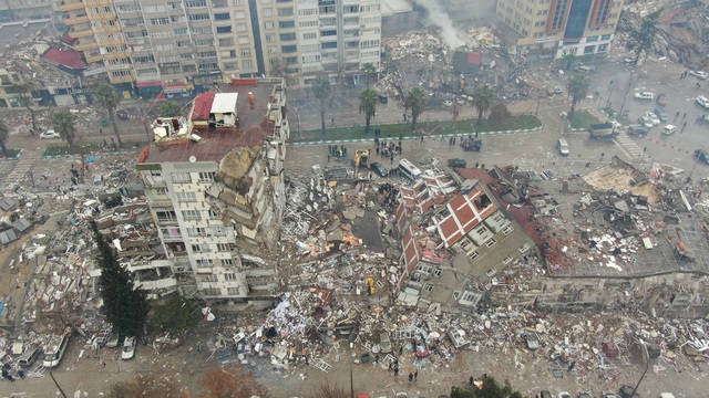 Hơn 3.700 người thiệt mạng ở Thổ Nhĩ Kỳ và Syria do thảm họa động đất kép - Ảnh 1.