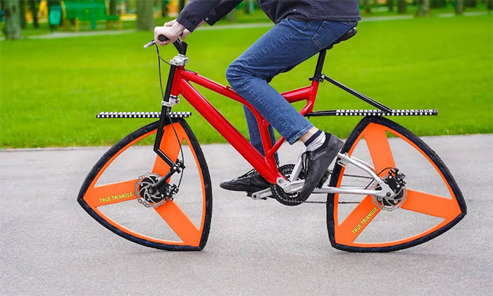  Sergii tạo ra mẫu xe đạp có thể lái với chuyển động thẳng đứng tối thiểu. 