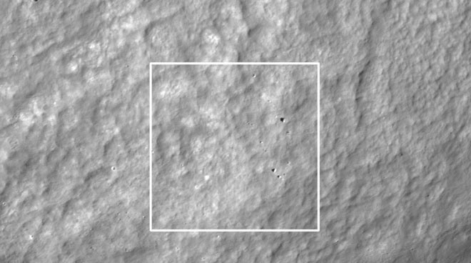Vị trí tác động của tàu đổ bộ Hakuto-R do Tàu quỹ đạo Trinh sát Mặt trăng của NASA ghi lại.
