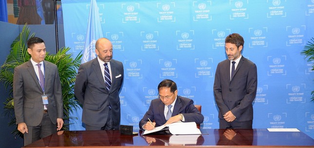 Việt Nam ký hiệp định lịch sử về biển ảnh 1