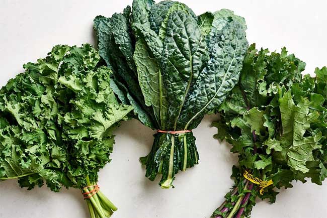  Các loại rau xanh đậm giàu canxi nhưng lại chứa nhiều chất kháng dinh dưỡng. 